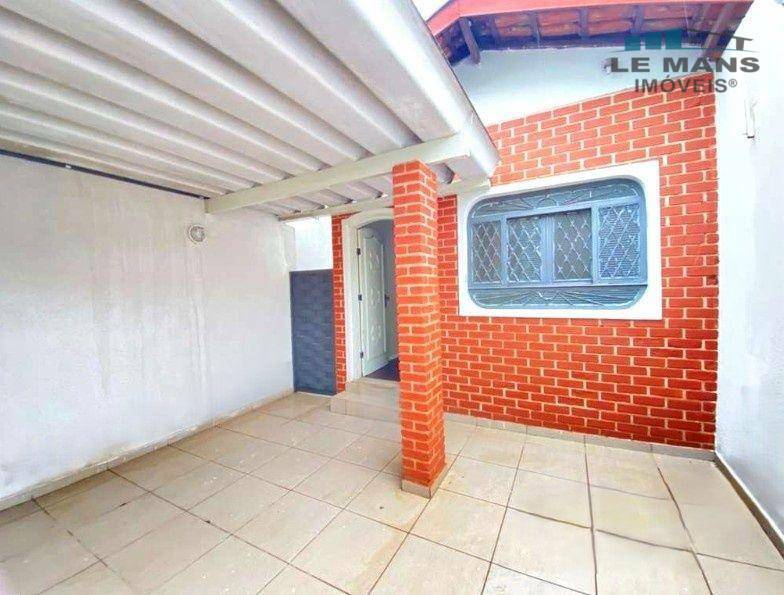 Casa à venda com 2 quartos, 80m² - Foto 2