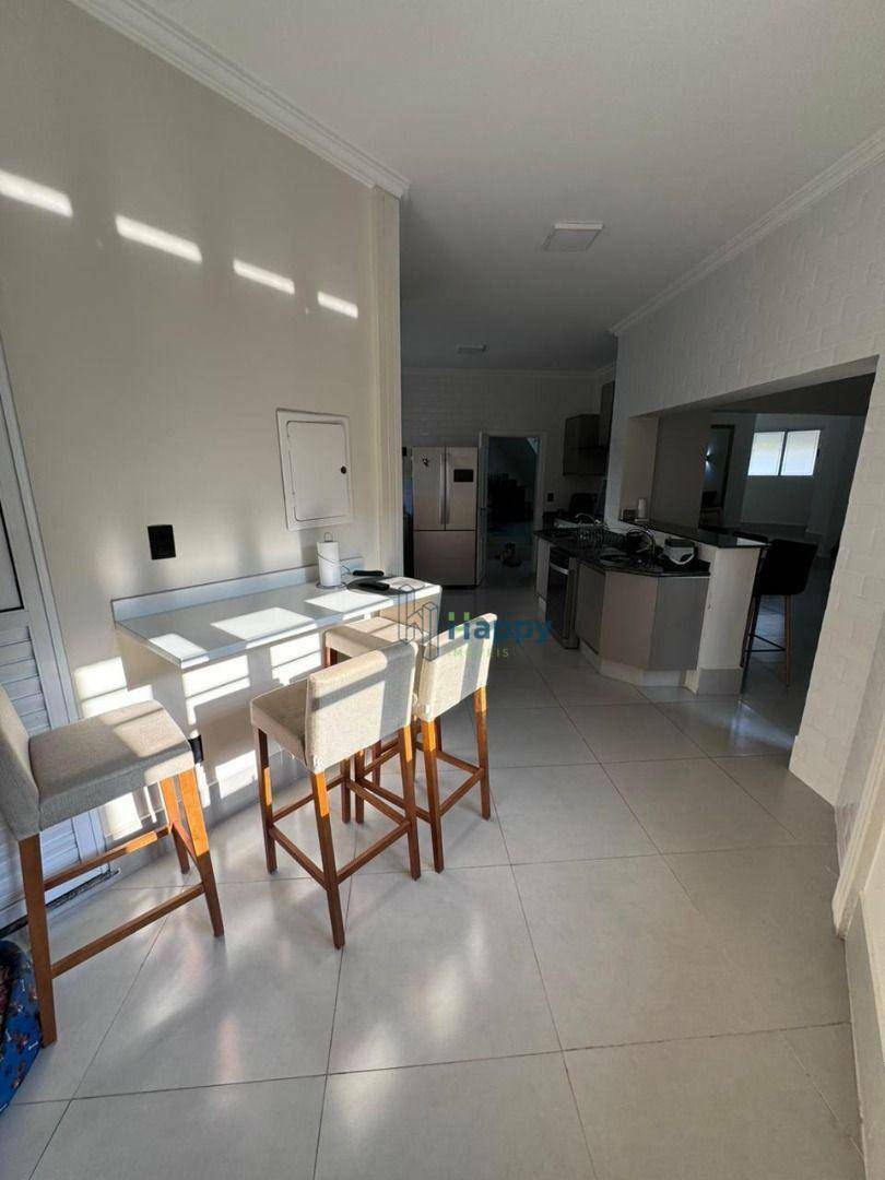 Casa de Condomínio para alugar com 4 quartos, 307m² - Foto 9