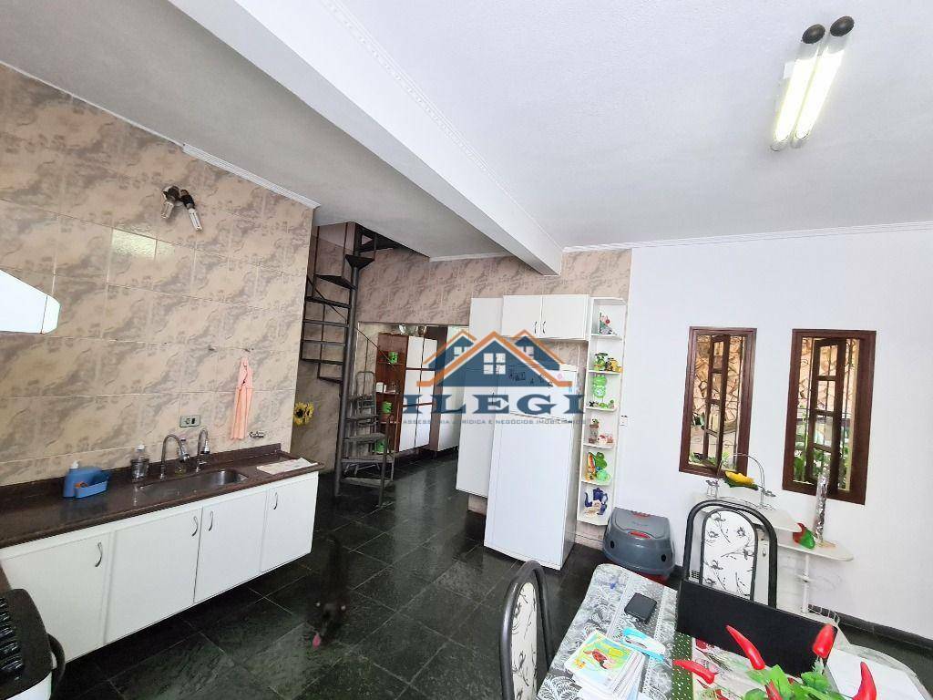 Casa à venda com 3 quartos, 246m² - Foto 6