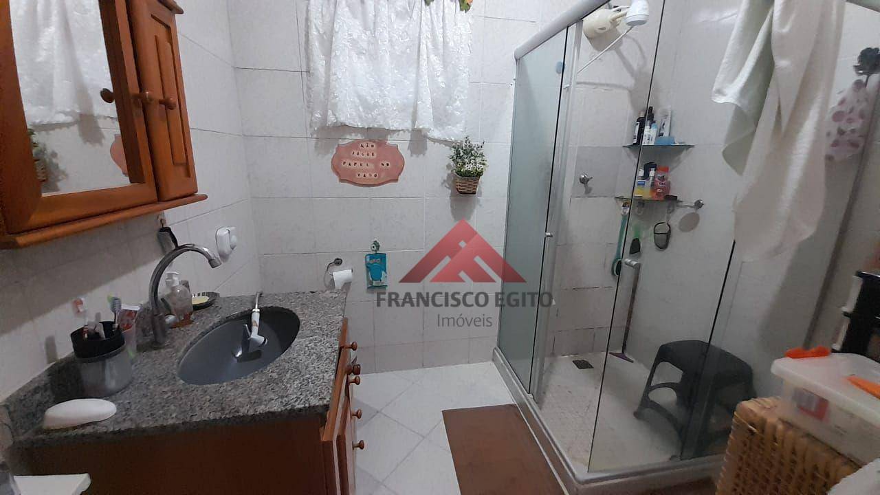 Casa à venda com 4 quartos, 80m² - Foto 15