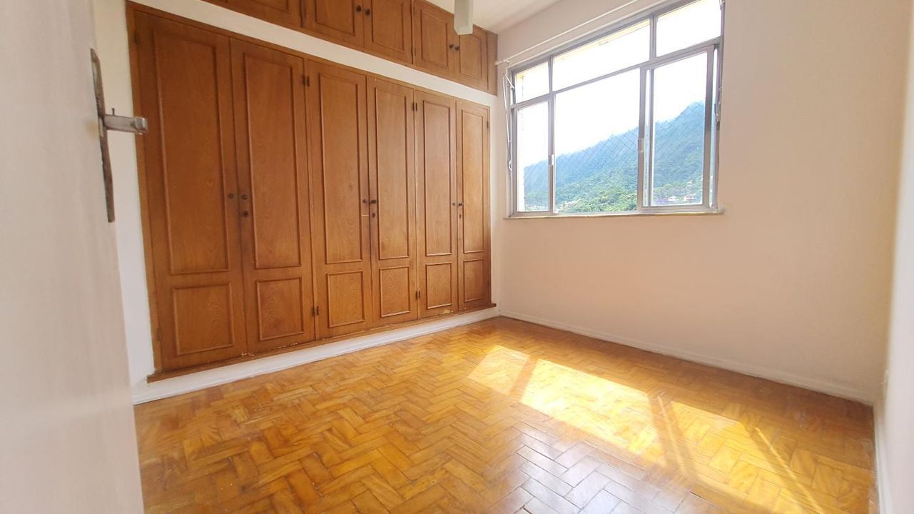 Apartamento à venda com 2 quartos, 65m² - Foto 1