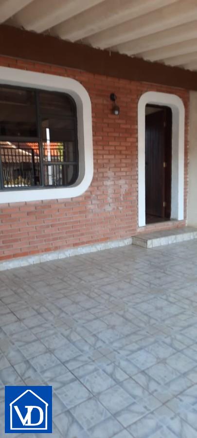 Casa à venda com 2 quartos, 93m² - Foto 1