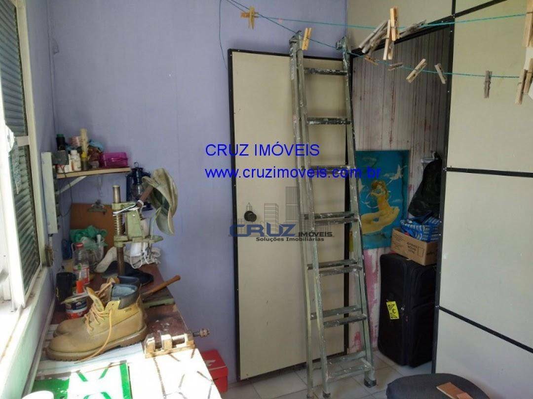 Casa à venda com 2 quartos, 60m² - Foto 27