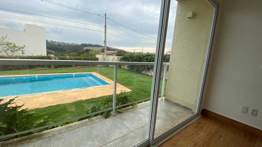 Casa à venda com 3 quartos, 300m² - Foto 26