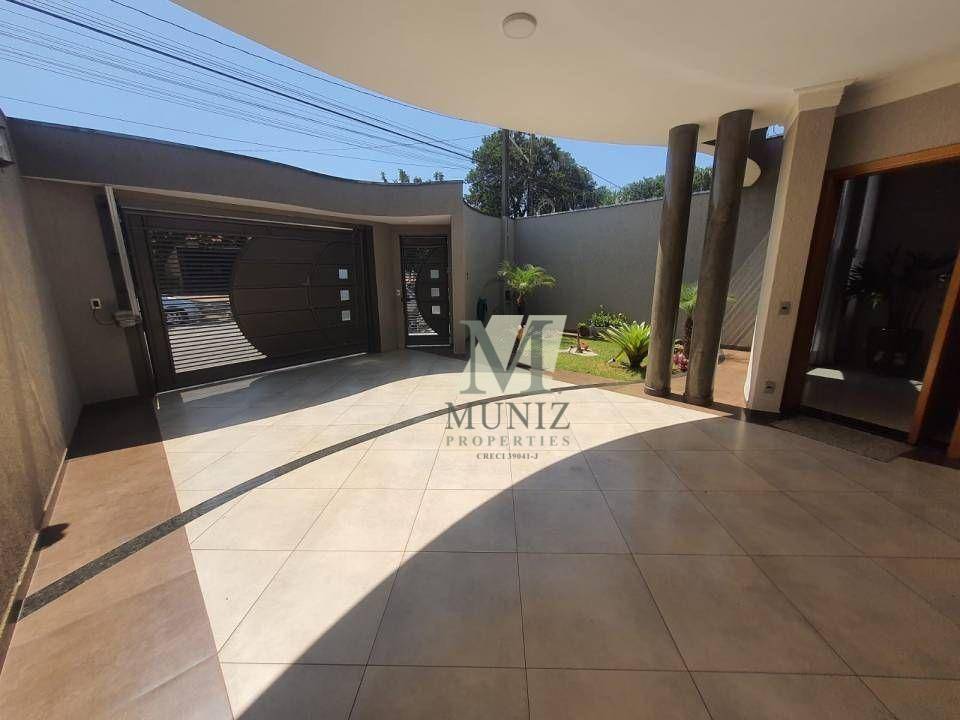 Casa à venda com 3 quartos, 300m² - Foto 4