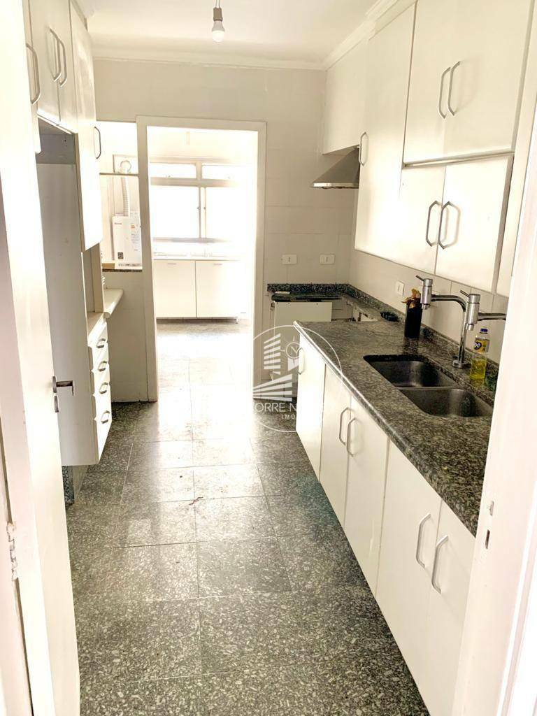 Apartamento para alugar com 4 quartos, 241m² - Foto 7