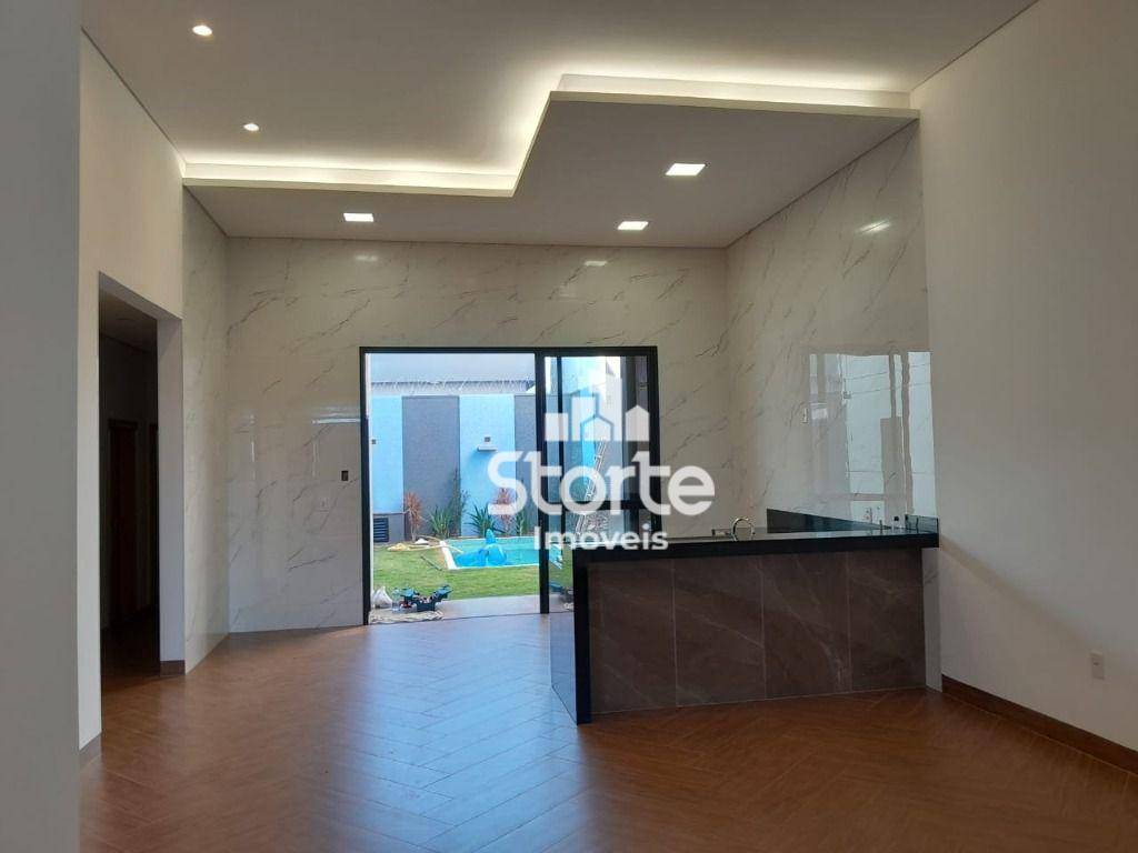 Casa à venda com 3 quartos, 165m² - Foto 1