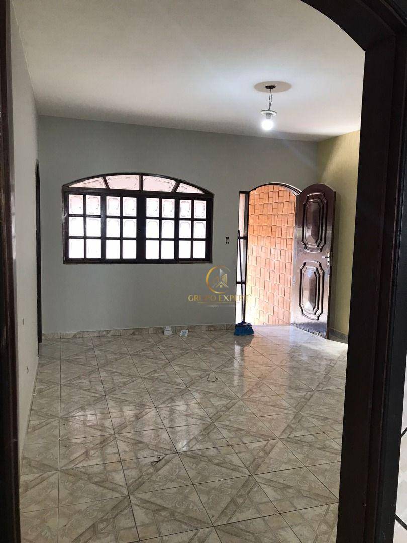 Casa à venda com 3 quartos, 146m² - Foto 2