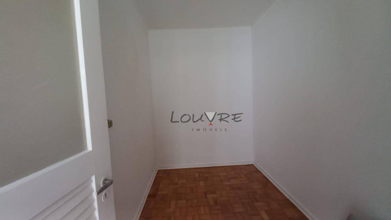 Apartamento para alugar com 3 quartos, 135m² - Foto 19