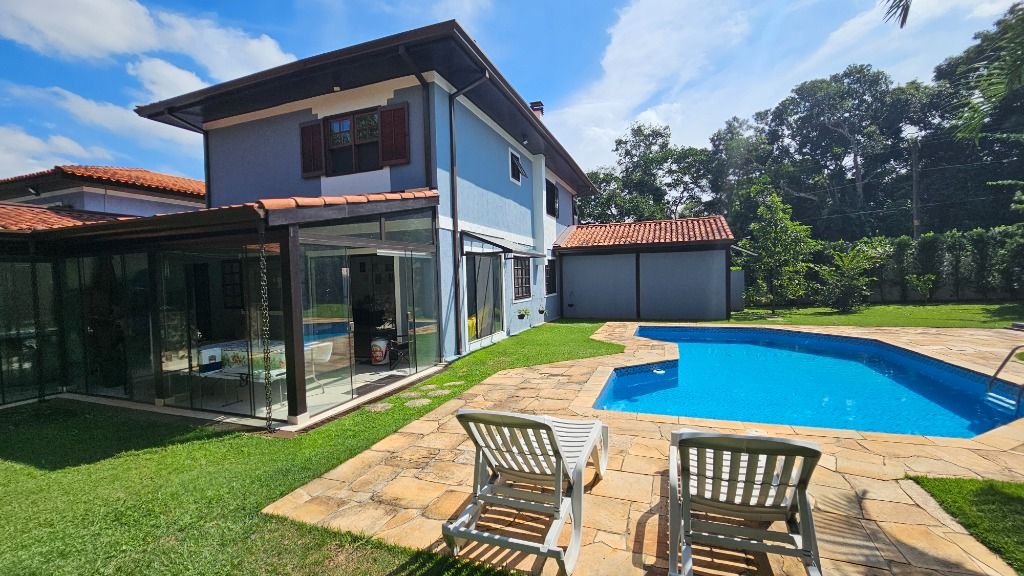 Casa de Condomínio à venda com 4 quartos, 303m² - Foto 2