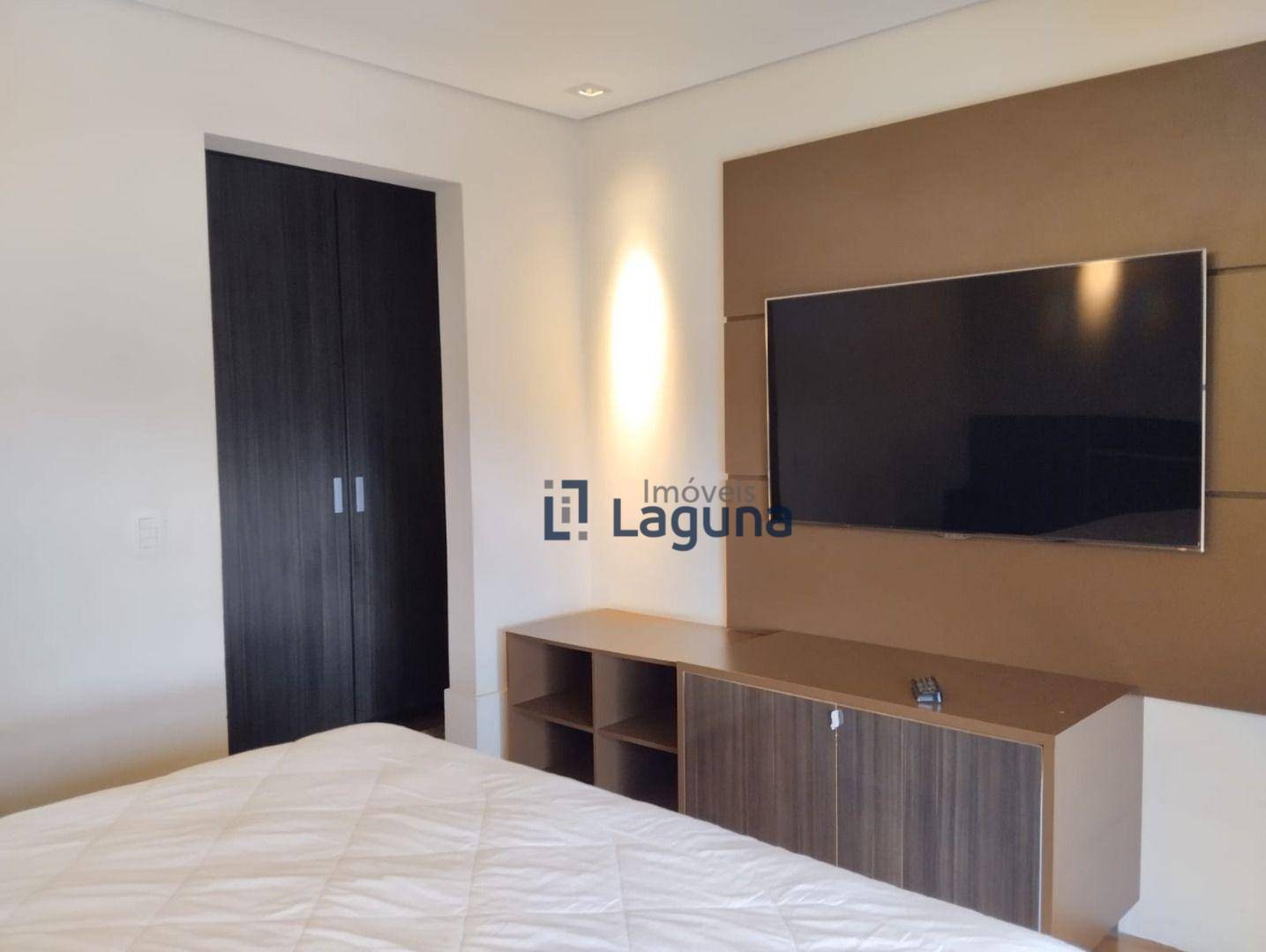 Apartamento para alugar com 3 quartos, 165m² - Foto 32