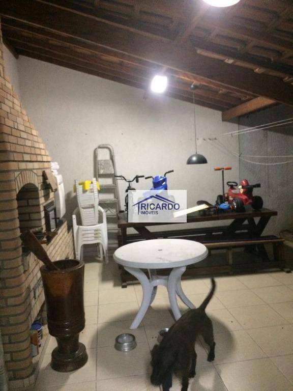 Sobrado à venda com 3 quartos, 200m² - Foto 3