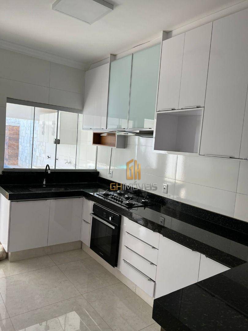 Casa à venda com 3 quartos, 116m² - Foto 2