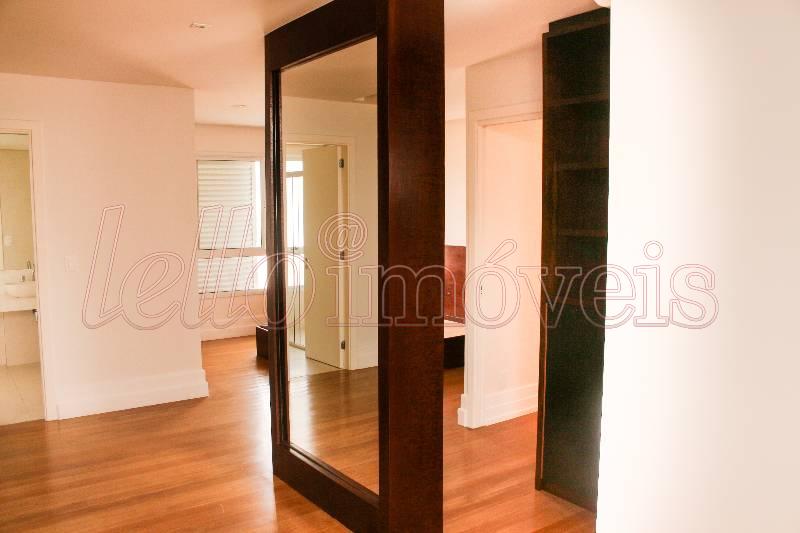 Apartamento para alugar com 2 quartos, 198m² - Foto 4