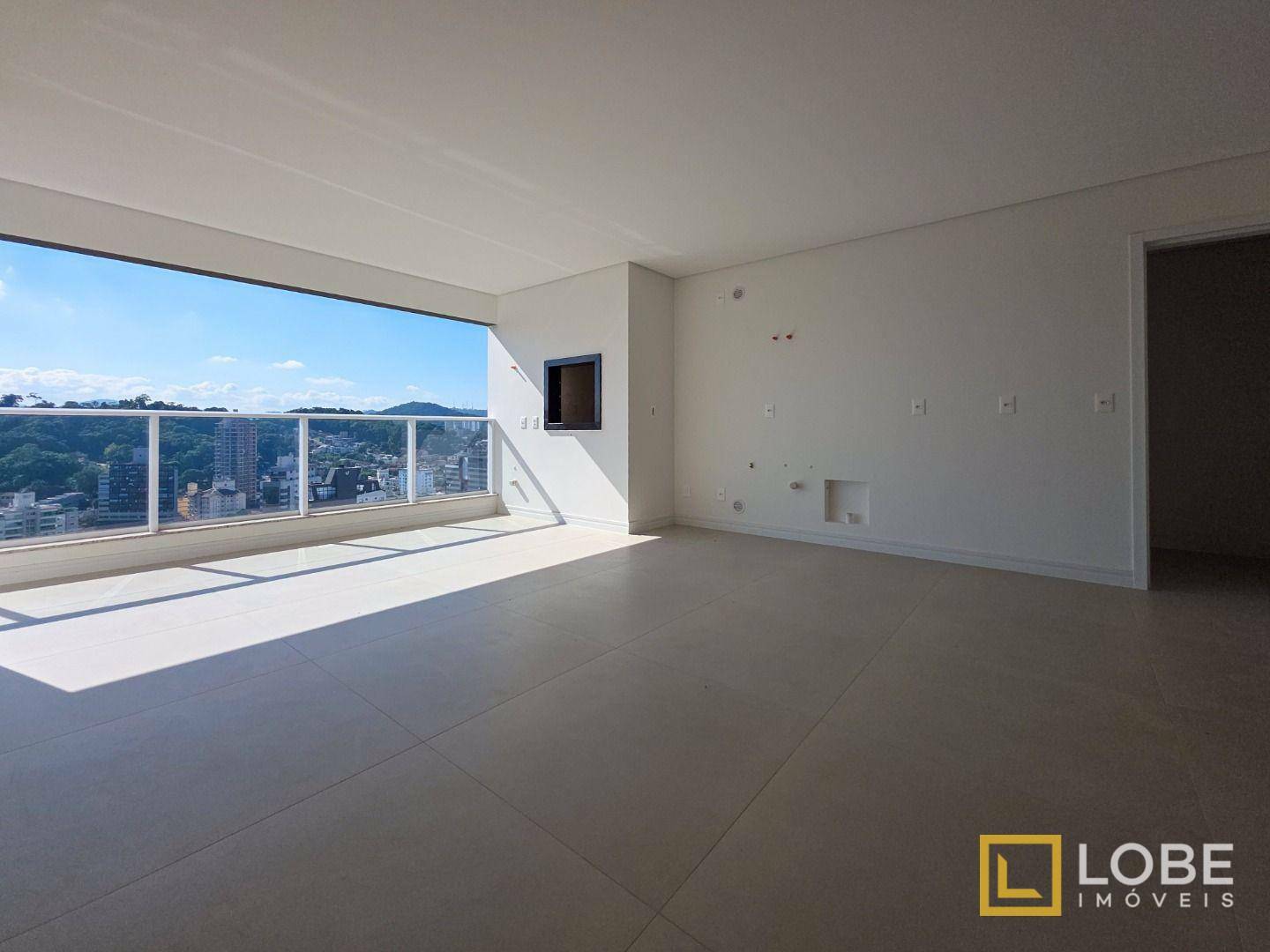 Apartamento à venda com 3 quartos, 126m² - Foto 2