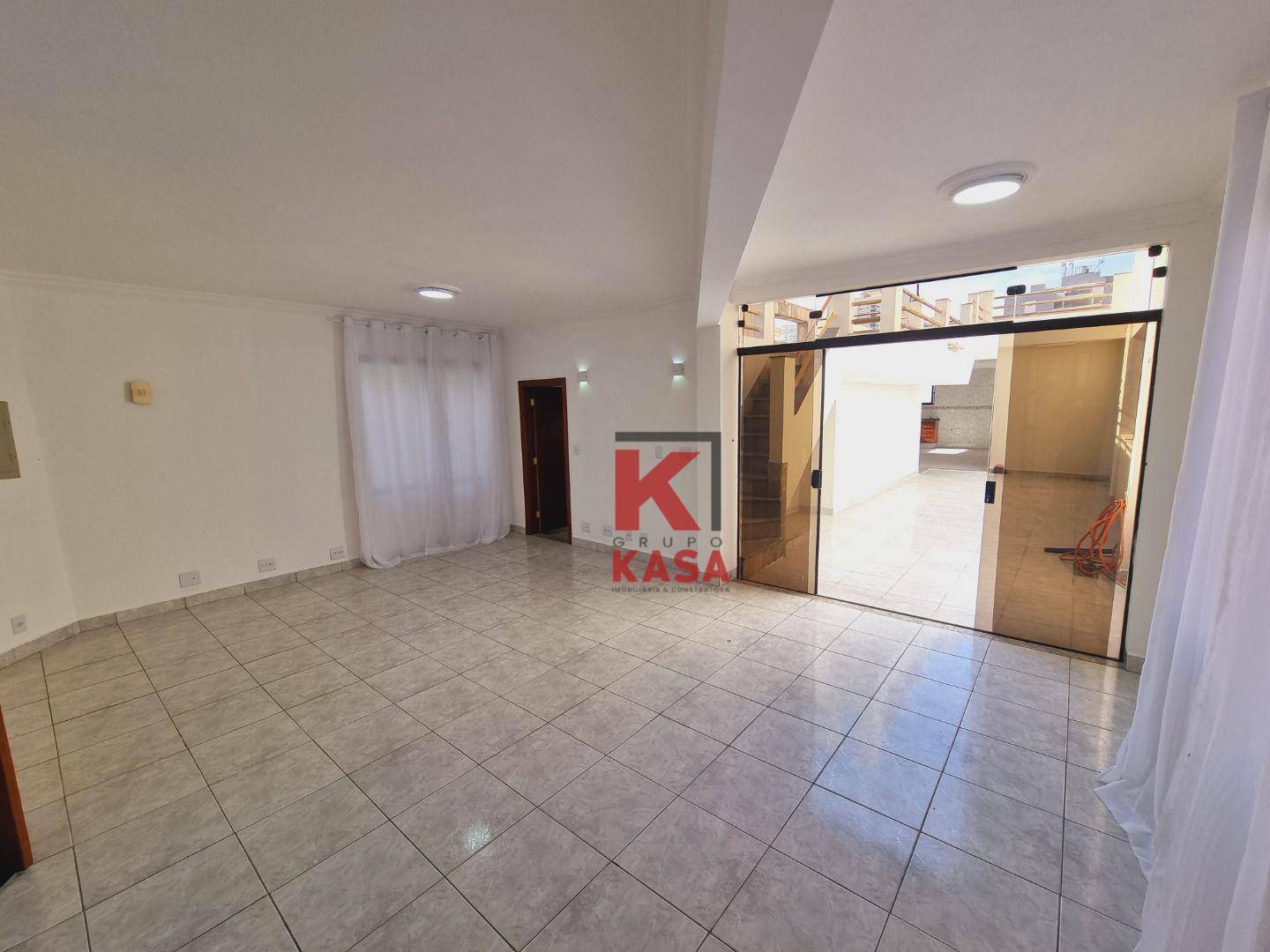 Casa à venda e aluguel com 3 quartos, 339m² - Foto 16