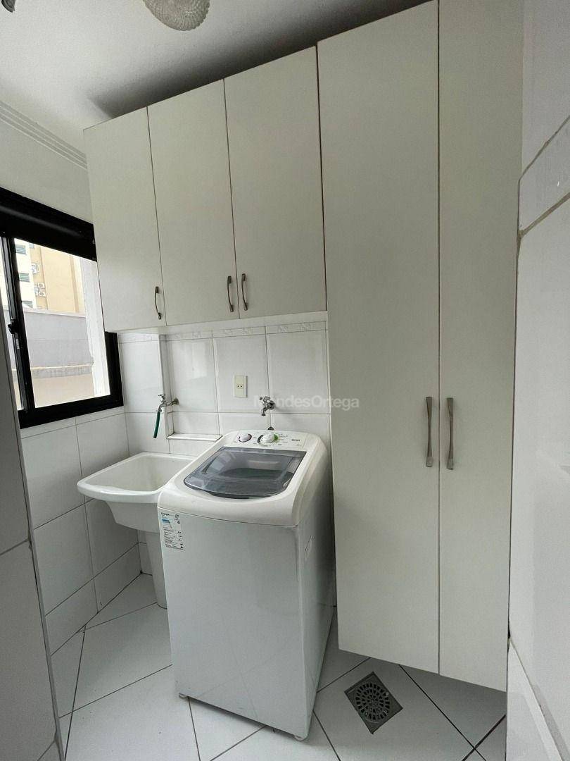 Apartamento para alugar com 3 quartos, 143m² - Foto 9