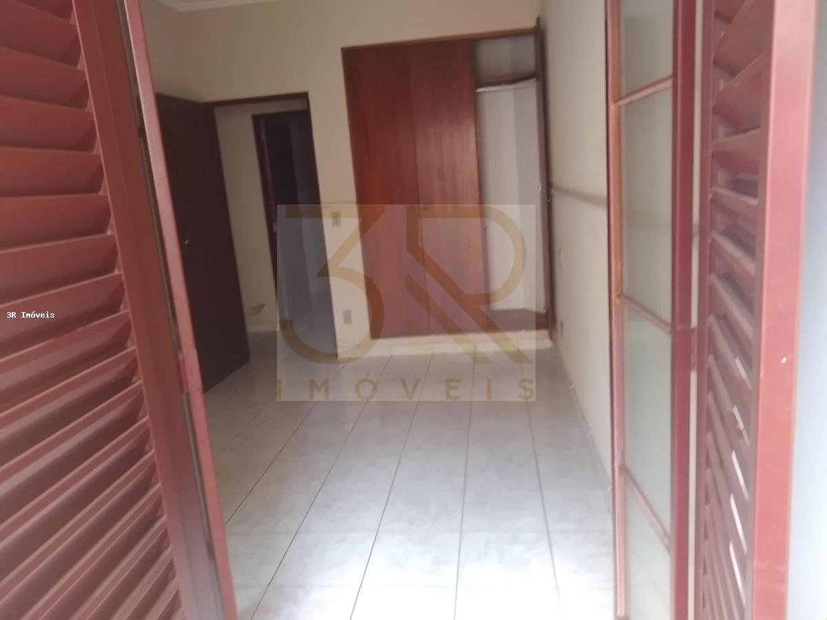 Apartamento à venda com 3 quartos, 101m² - Foto 1