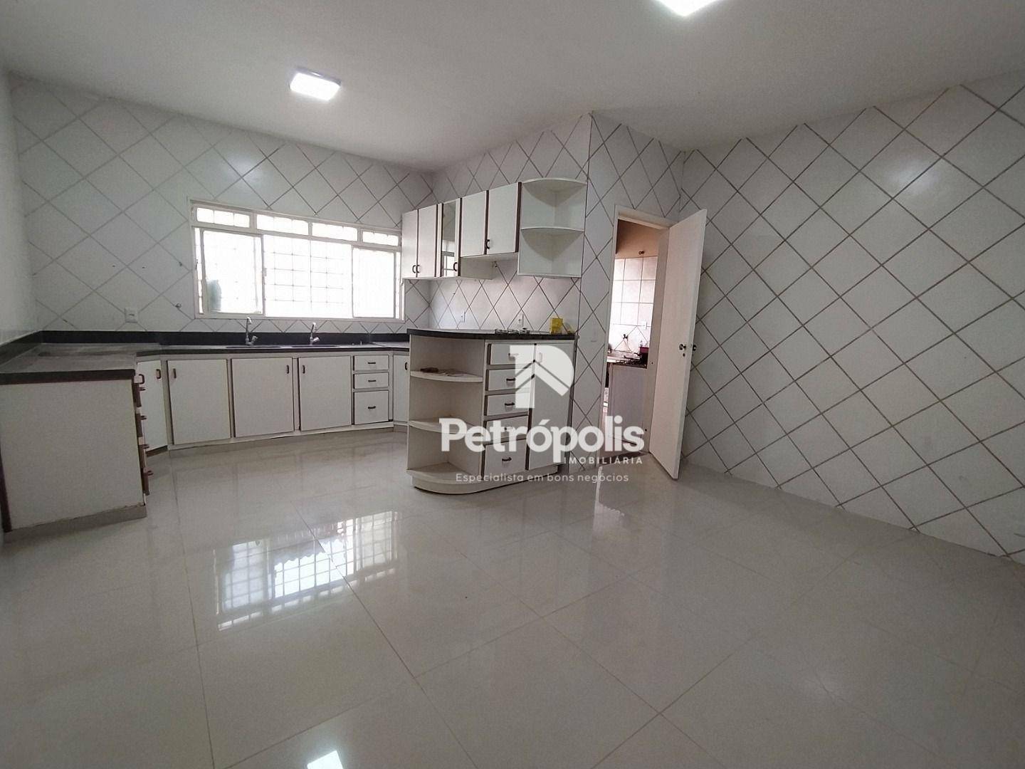 Casa à venda com 4 quartos, 321m² - Foto 8