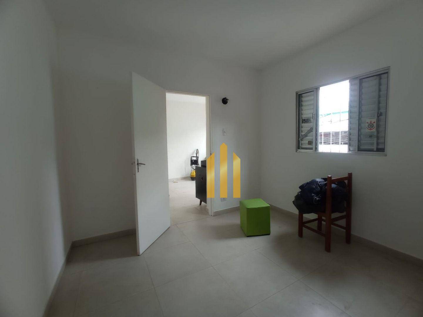 Casa para alugar com 2 quartos, 70m² - Foto 8