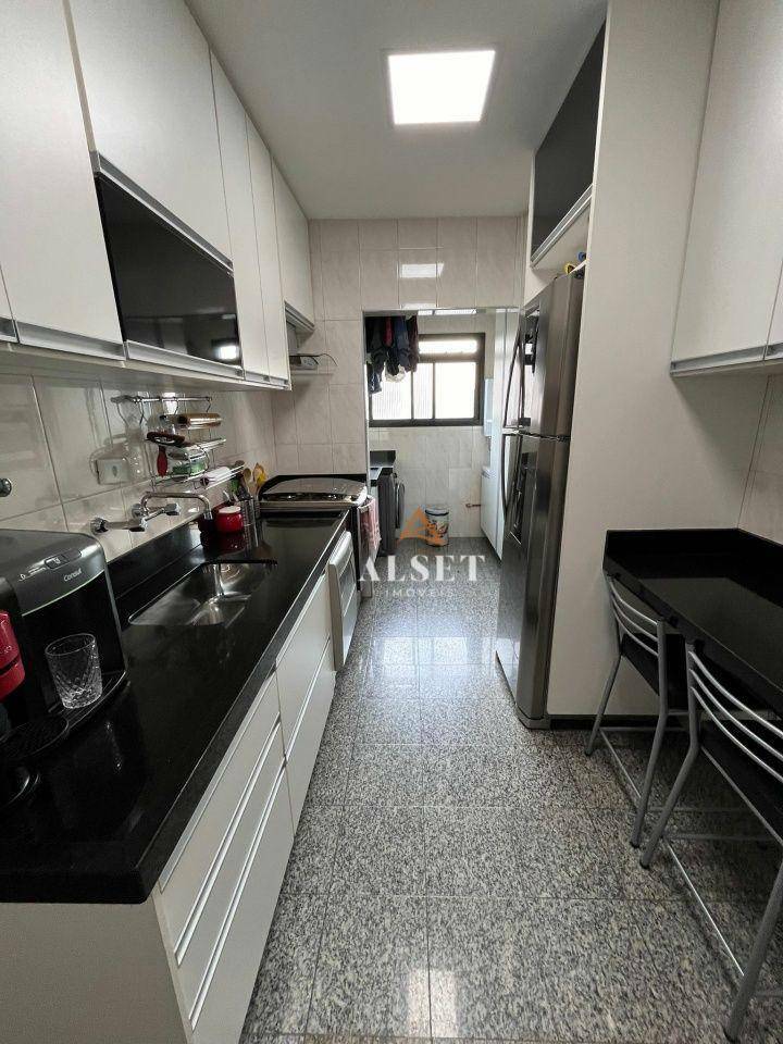 Apartamento à venda com 3 quartos, 87m² - Foto 8