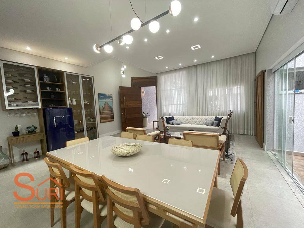 Casa à venda com 3 quartos, 250m² - Foto 4