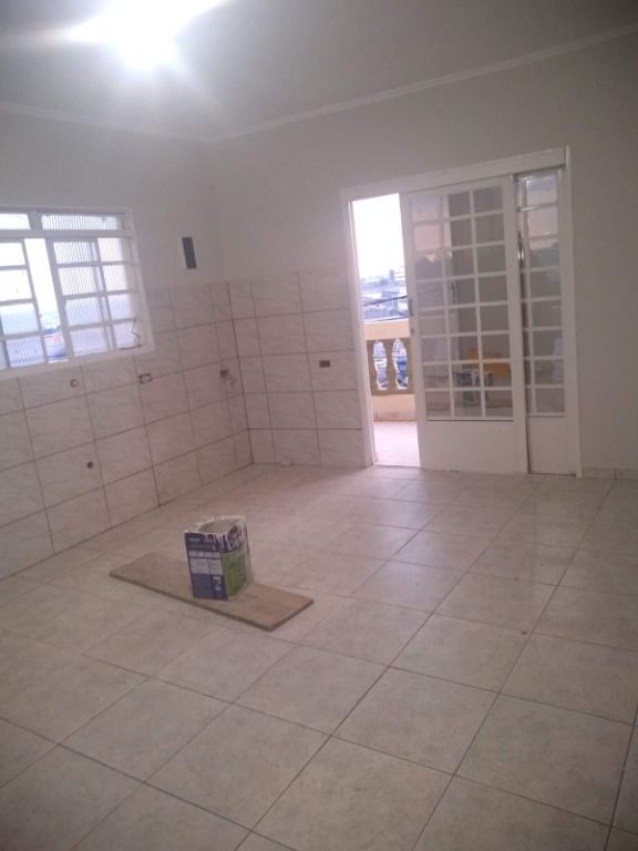 Sobrado à venda com 5 quartos, 200m² - Foto 18