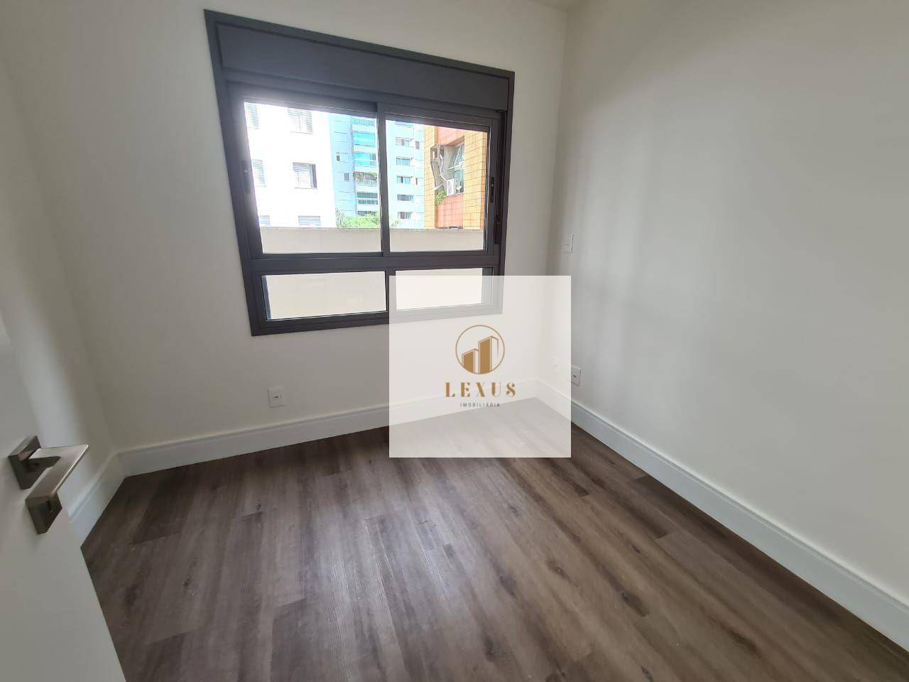 Apartamento à venda com 3 quartos, 94m² - Foto 10