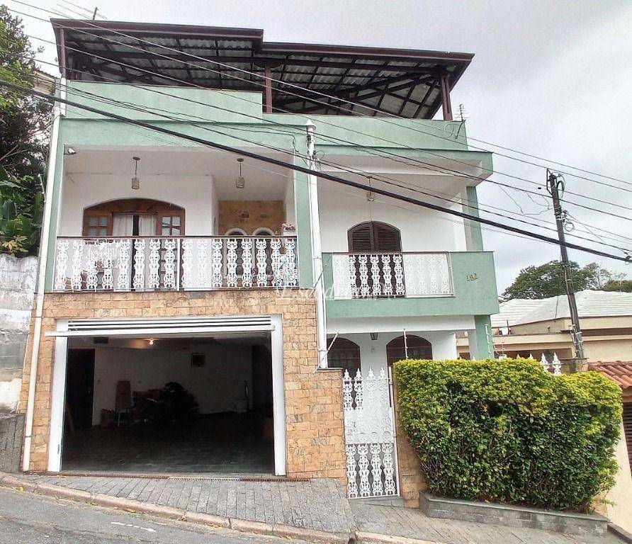 Sobrado à venda com 2 quartos, 216m² - Foto 1