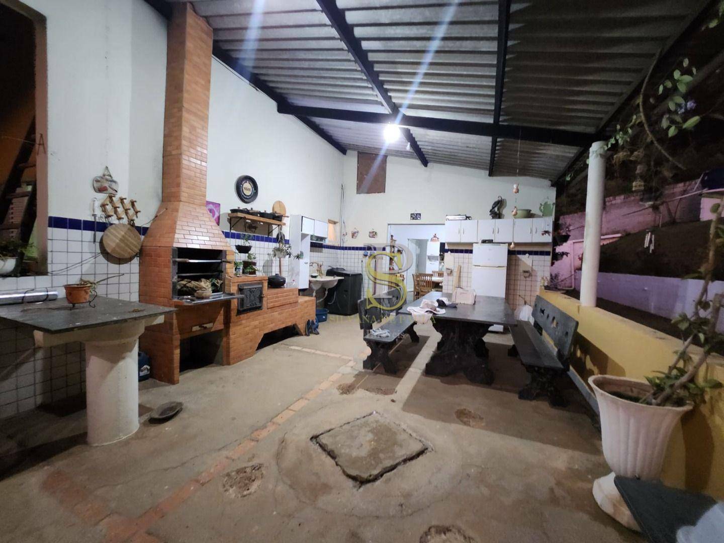 Chácara à venda com 4 quartos, 240m² - Foto 5