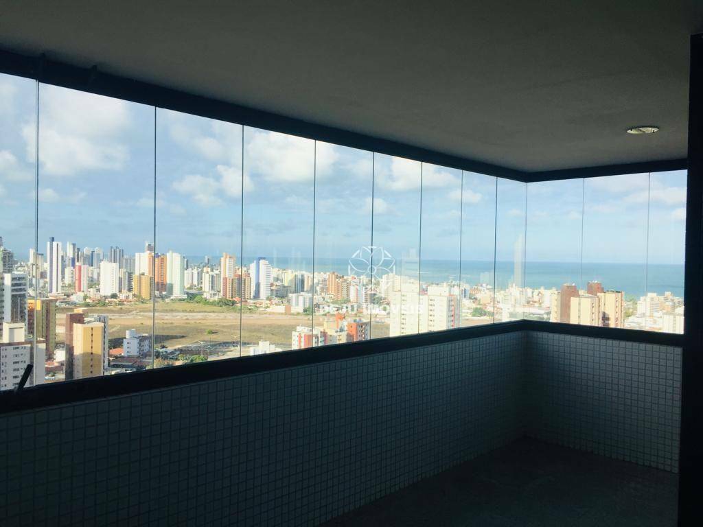 Apartamento à venda com 4 quartos, 270m² - Foto 1