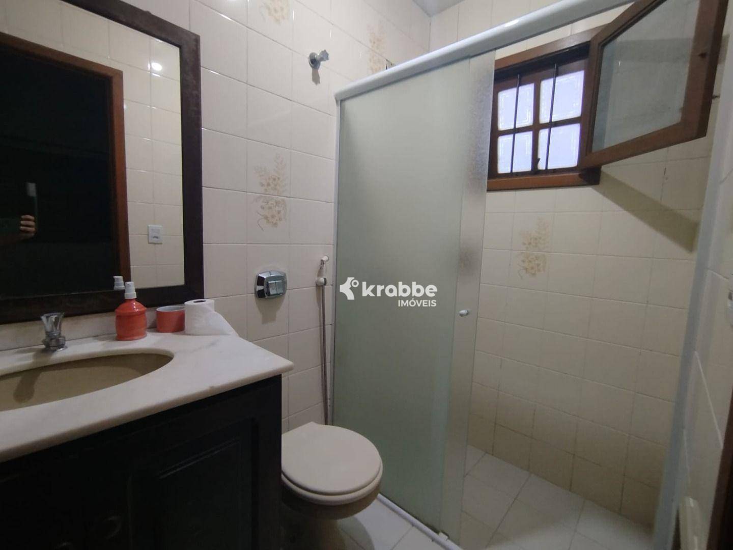 Casa para alugar com 4 quartos, 180m² - Foto 8