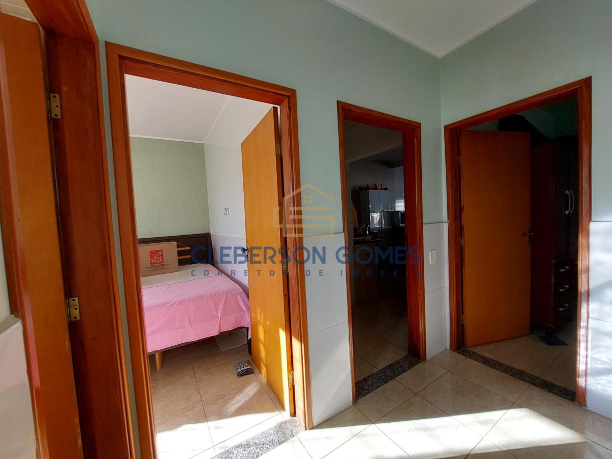 Casa à venda com 3 quartos, 250m² - Foto 13