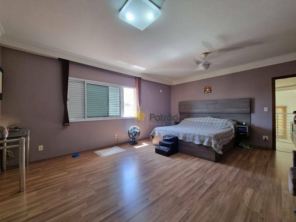 Sobrado à venda com 3 quartos, 550m² - Foto 19