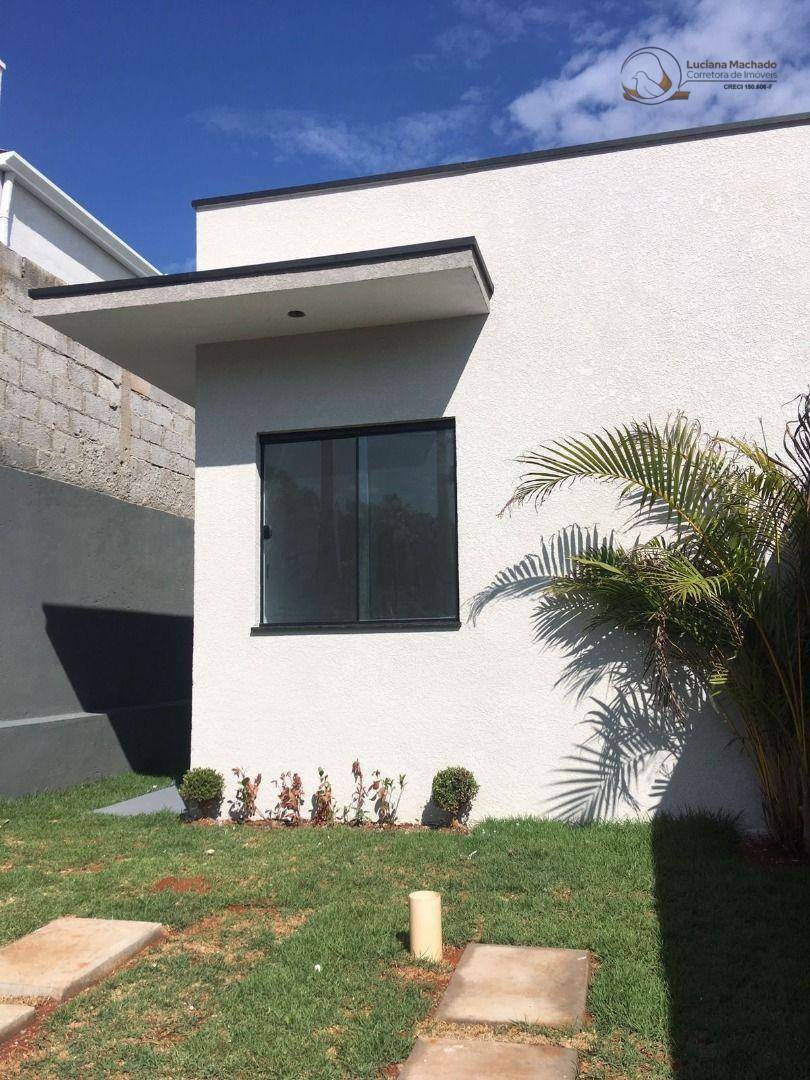 Casa à venda com 2 quartos, 55m² - Foto 1