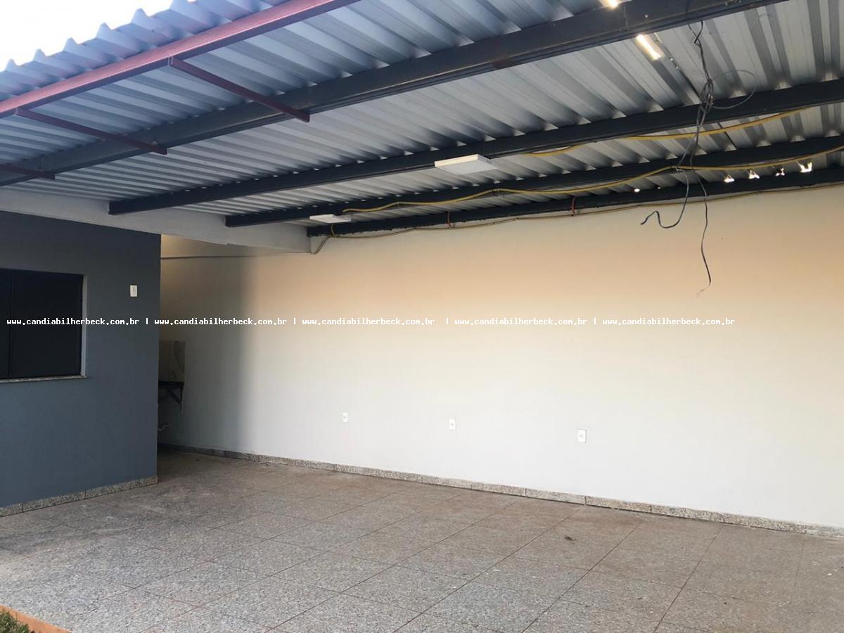 Casa à venda com 2 quartos, 200m² - Foto 7