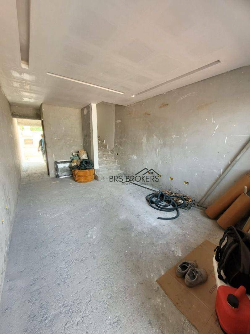 Sobrado à venda com 2 quartos, 75m² - Foto 2