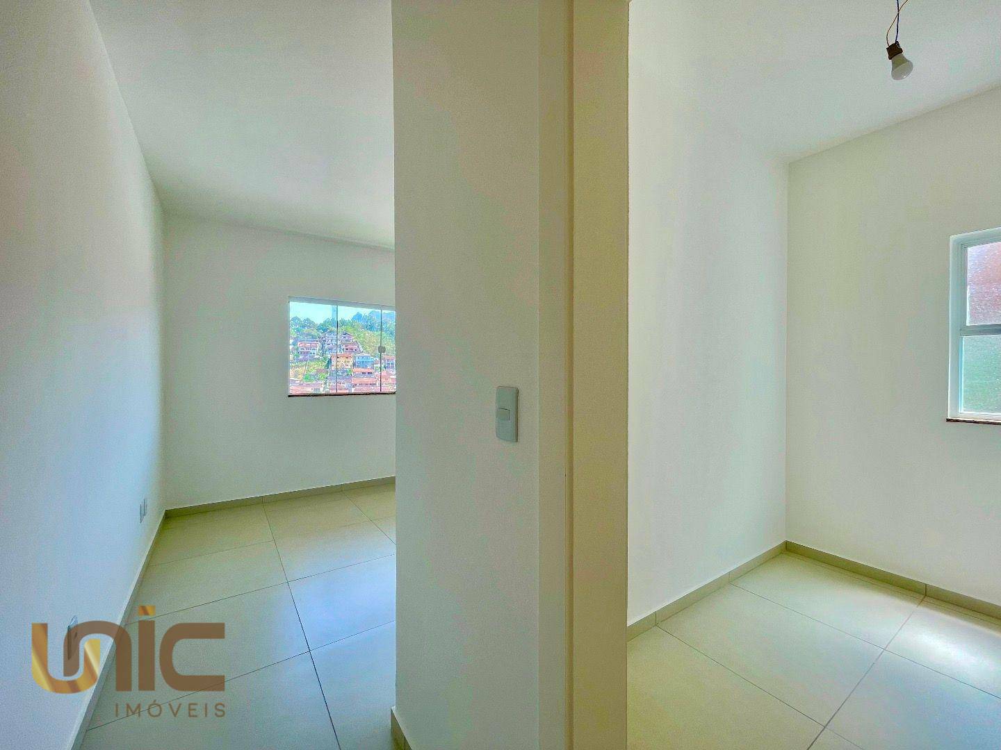 Casa à venda com 3 quartos, 211m² - Foto 11