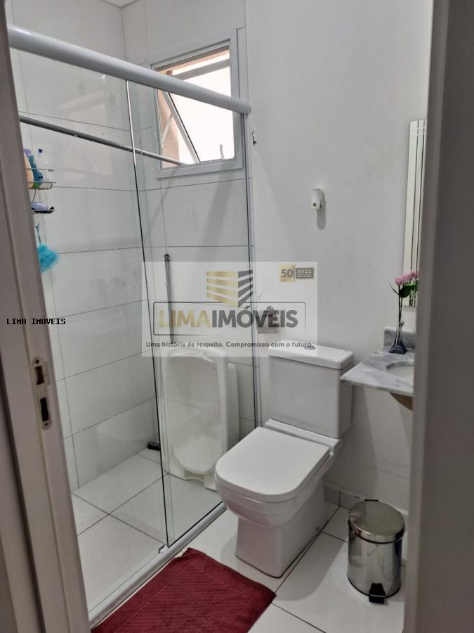 Casa à venda com 3 quartos, 90m² - Foto 12