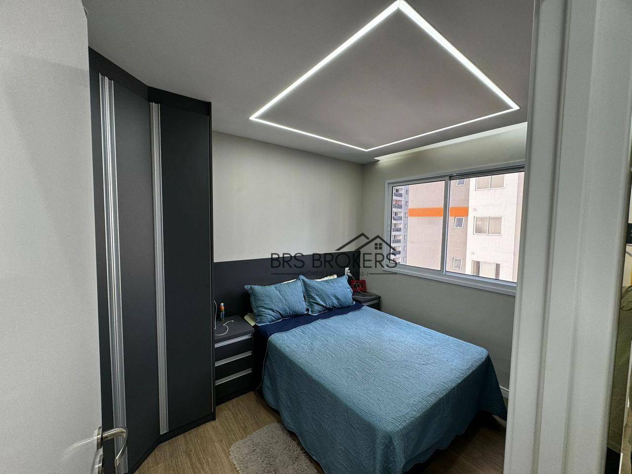 Apartamento à venda com 2 quartos, 75m² - Foto 13