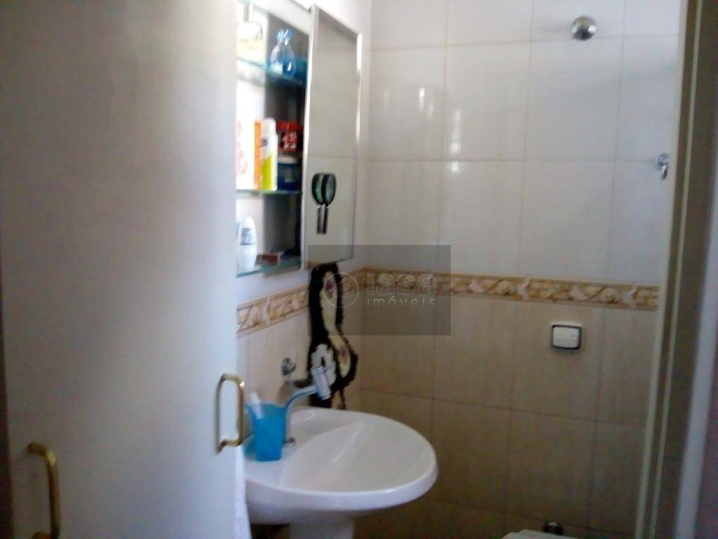 Casa à venda com 8 quartos, 303M2 - Foto 29