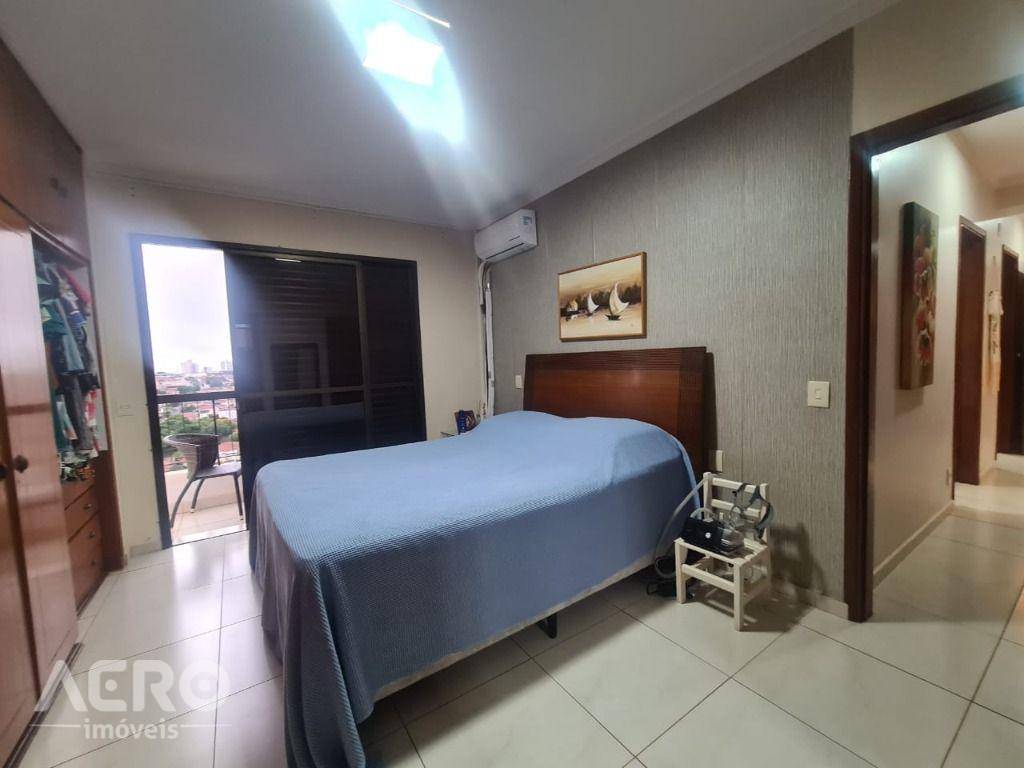 Apartamento à venda com 3 quartos, 140m² - Foto 3