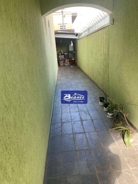 Sobrado à venda com 2 quartos, 119m² - Foto 2