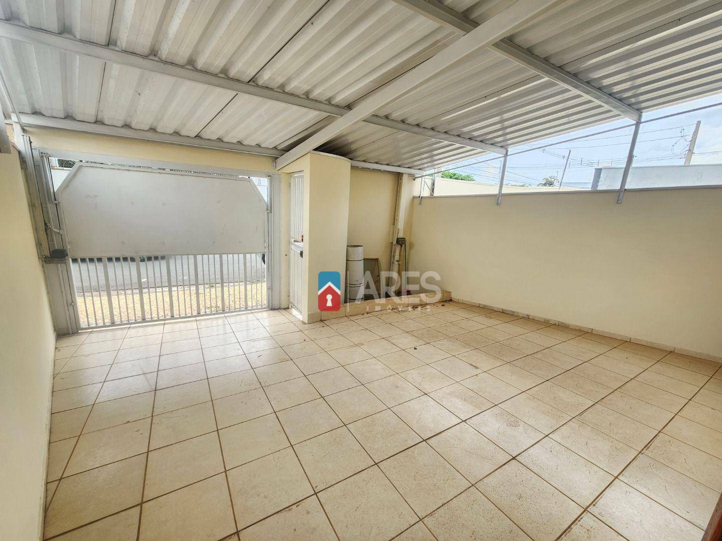 Casa à venda com 3 quartos, 63m² - Foto 3