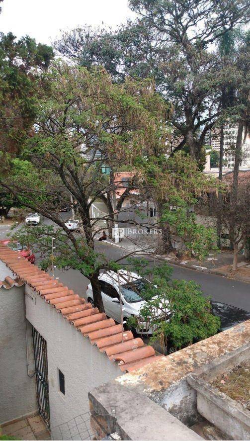 Casa à venda com 3 quartos, 330m² - Foto 2