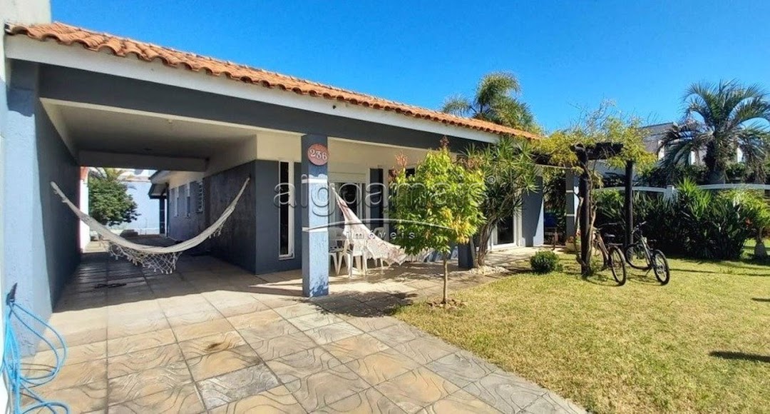 Casa à venda com 4 quartos, 147m² - Foto 1