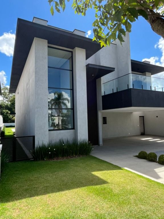 Casa de Condomínio à venda com 4 quartos, 363m² - Foto 3