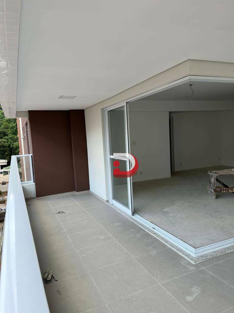 Apartamento à venda com 3 quartos, 142m² - Foto 3