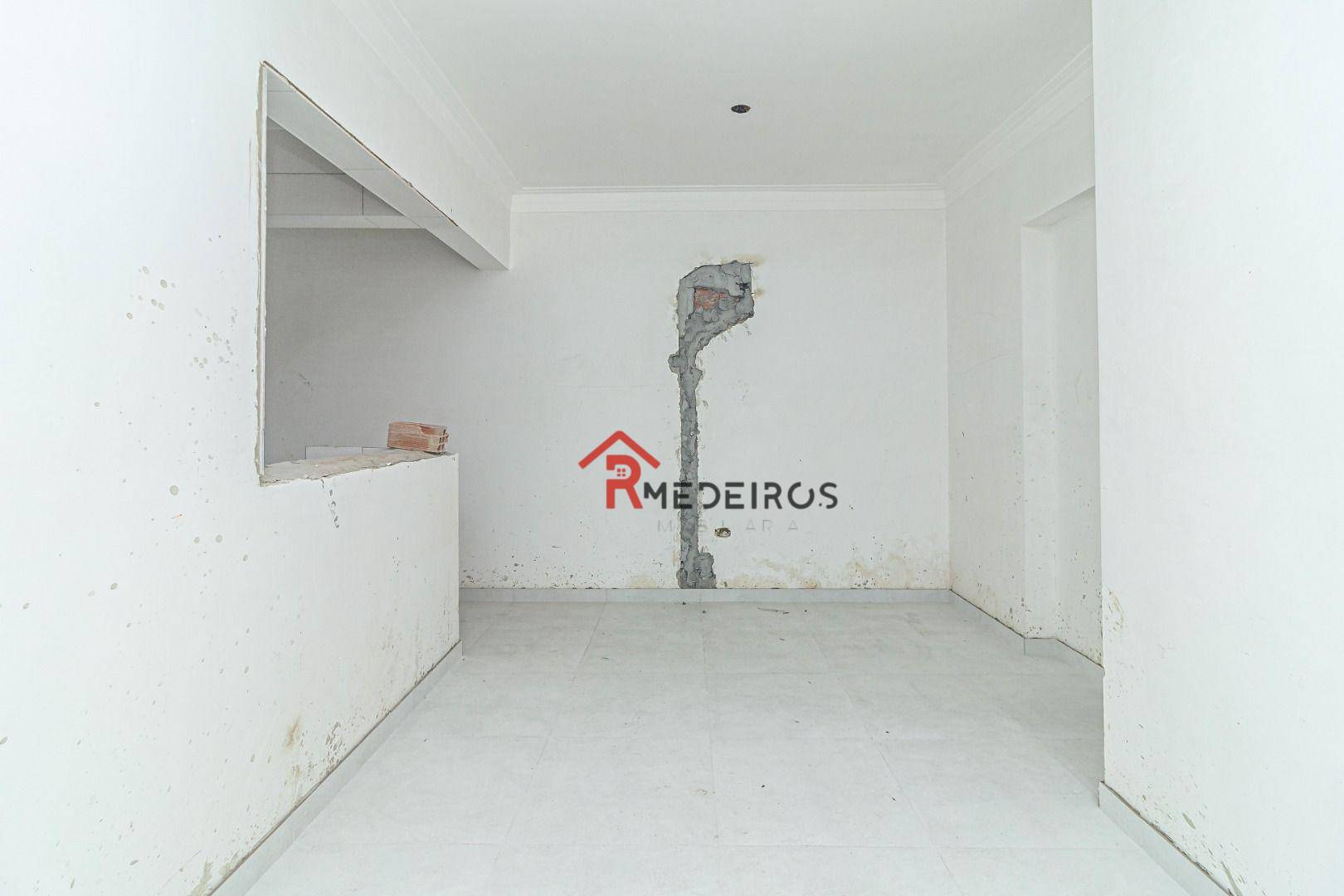 Apartamento à venda com 2 quartos, 75m² - Foto 2