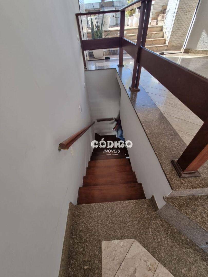 Cobertura para alugar com 3 quartos, 325m² - Foto 31